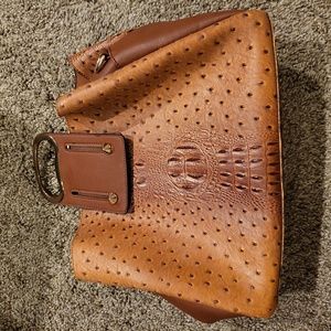 Purse ostrich print multi pockets and zippers, cute and classy